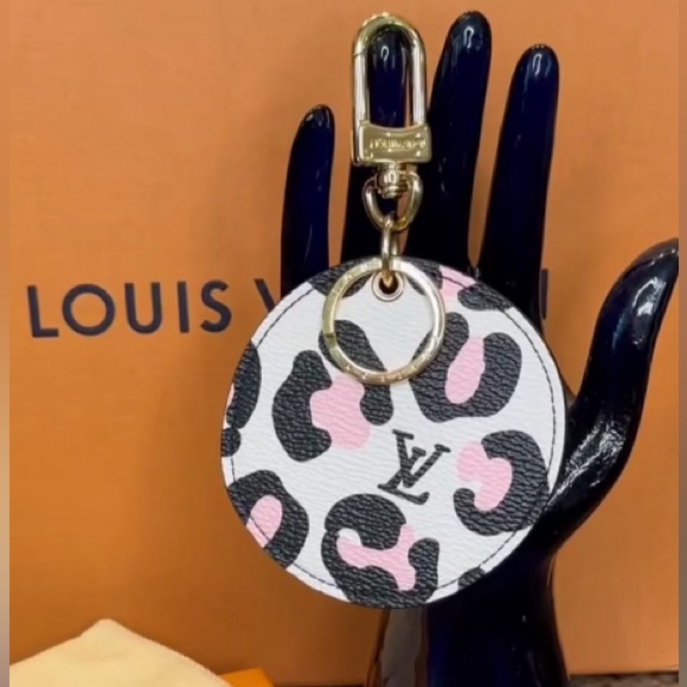 NWOT Louis Vuitton Wild At Heart Bag Charm Limited Edition MP3070
